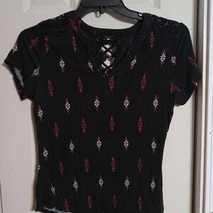 No Boundaries Black and Red Geometric Short Sleeve Top
